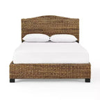 Cama Queen Serena de Hojas de Plátano - Crosley: Estilo Costero con Madera Contrachapada y Estructura de Madera, Diseño de Cabecera Curva