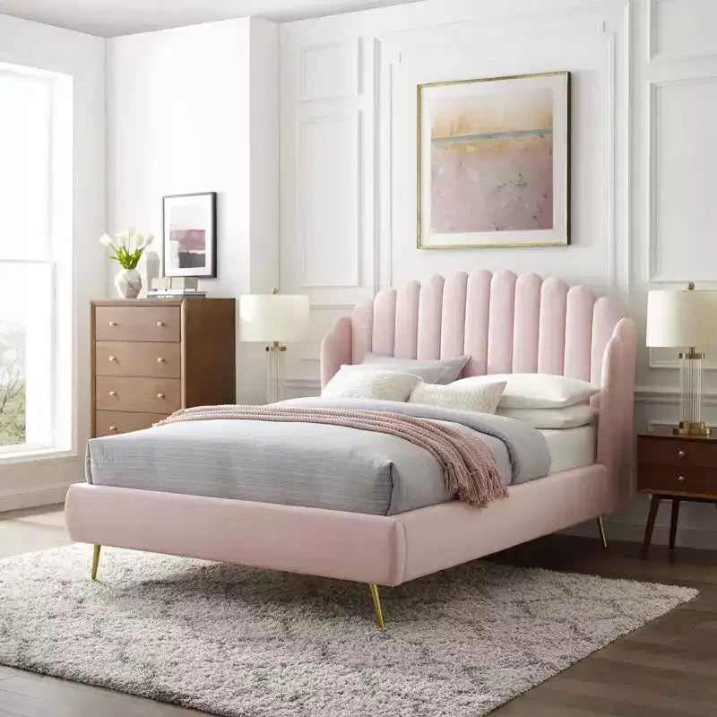 Cama de plataforma con respaldo alado de terciopelo Queen Lana Performance - Modway