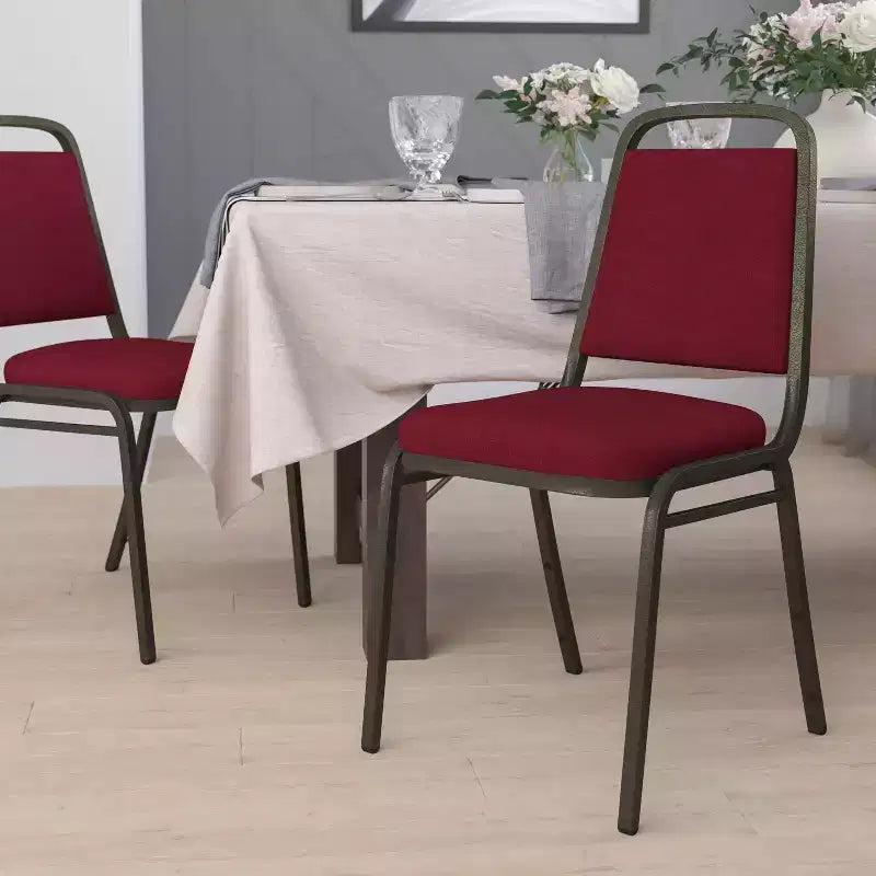 Silla de comedor apilable trasera trapezoidal Emma and Oliver - Asiento de 1.5" de grosor