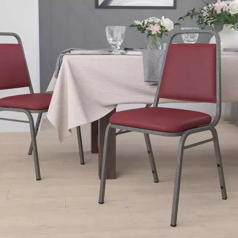 Silla de comedor apilable trasera trapezoidal Emma and Oliver - Asiento de 1.5" de grosor
