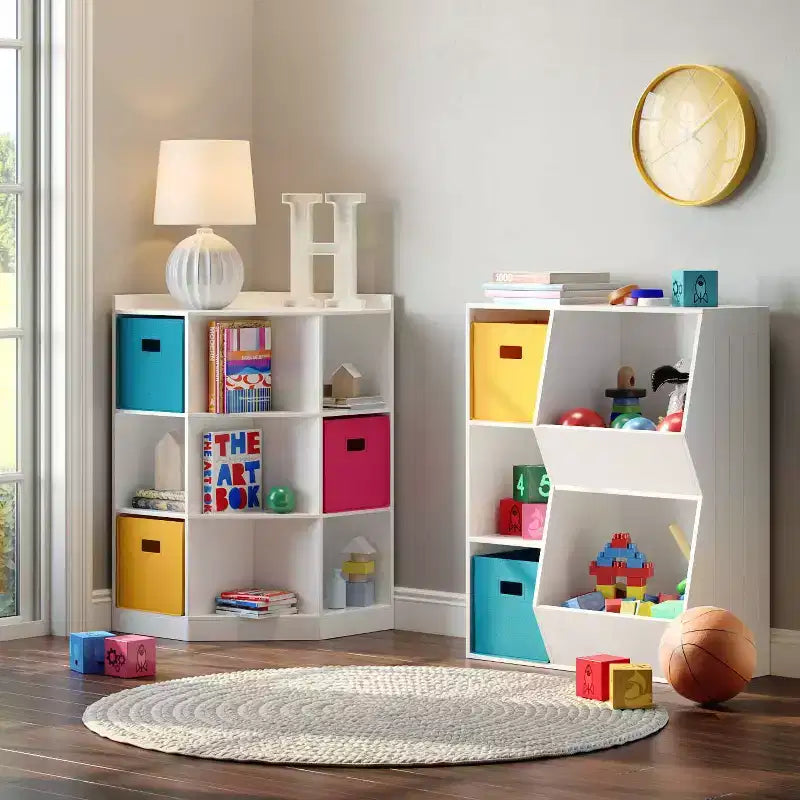 Armario RiverRidge Kids' Corner Playroom con 6 compartimentos de almacenamiento de juguetes y 3 estantes en ángulo