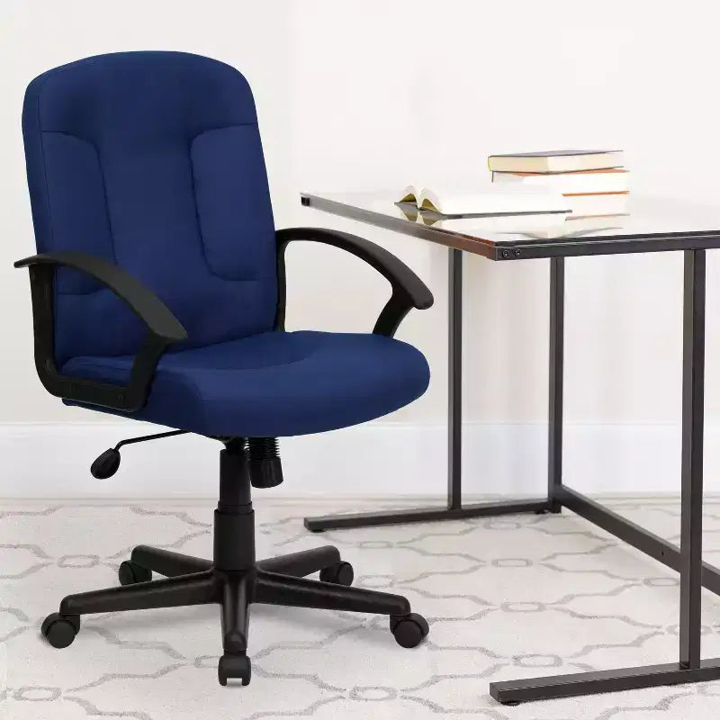 Silla de oficina ejecutiva giratoria de tela de respaldo medio Emma y Oliver con brazos de nylon