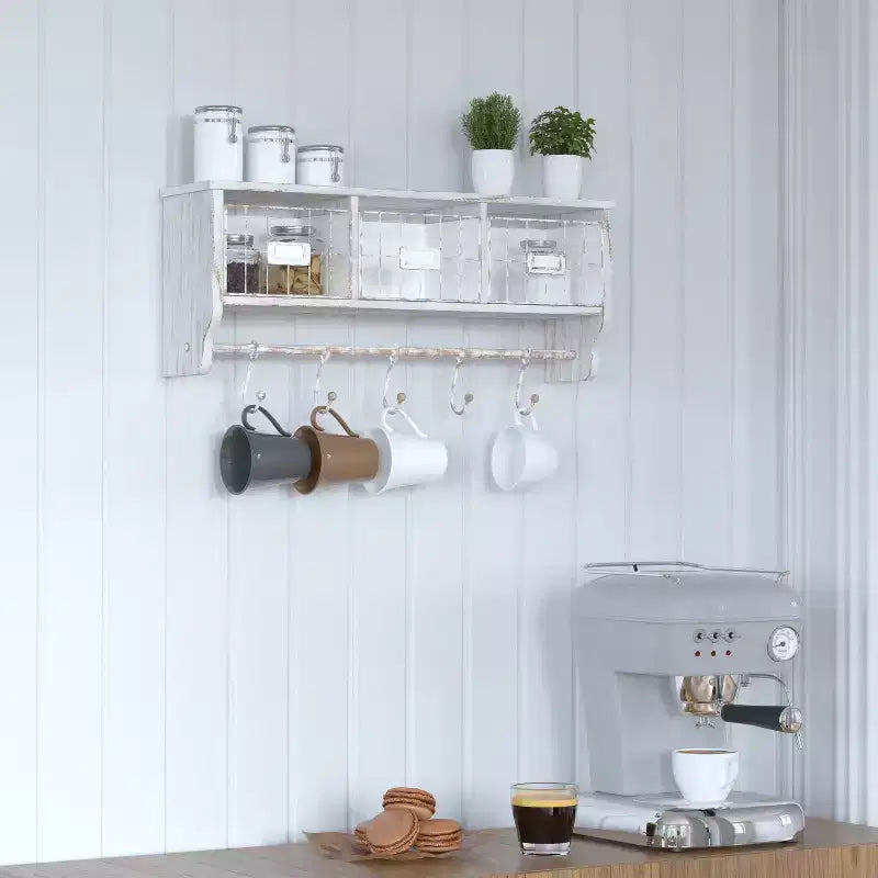 Merrick Lane Estante de almacenamiento de madera de pino macizo de 24 pulgadas para montaje en pared con estante superior, 5 ganchos y cestas de alambre para sala de estar, cocina o recibidor