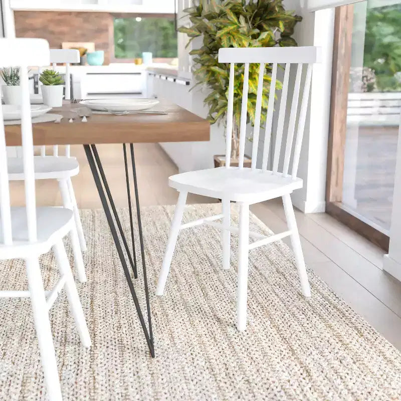 Juego de 2 sillas de comedor Windsor de grado comercial Ingrid de Flash Furniture, sillas de comedor de restaurante de madera maciza sin brazos con respaldo de husillo