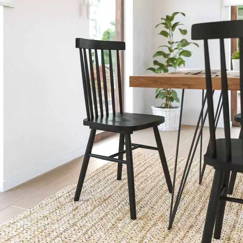 Juego de 2 sillas de comedor Windsor de grado comercial Ingrid de Flash Furniture, sillas de comedor de restaurante de madera maciza sin brazos con respaldo de husillo