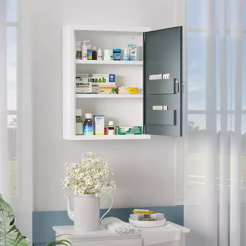 kleankin Armario de baño con espejo y estantes interiores y en la puerta, botiquín con cerradura para seguridad, armario de pared para primeros auxilios, blanco y gris