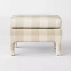 Bellfield otomana totalmente tapizada - Threshold diseñada con Studio McGee