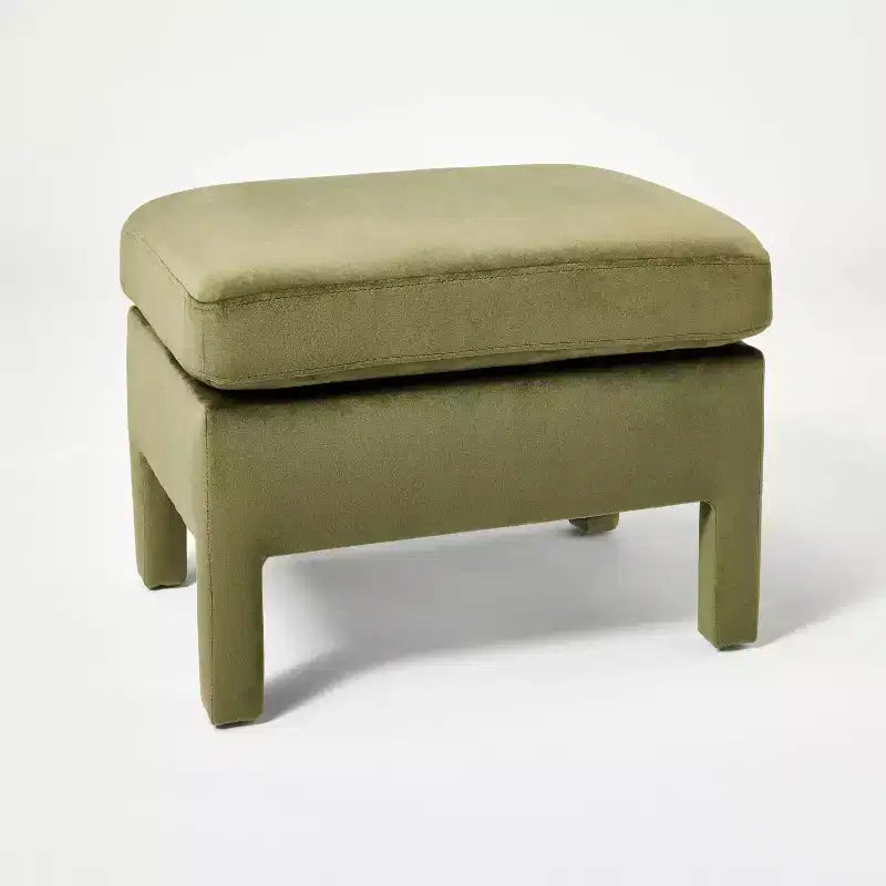 Bellfield otomana totalmente tapizada - Threshold diseñada con Studio McGee