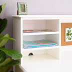 Escritorio y silla para niños Guidecraft Taiga con vitrina - Escritorio de computadora de madera para niños con cajones de almacenamiento y estantes | Mesa de estudio para niños para dormitorio