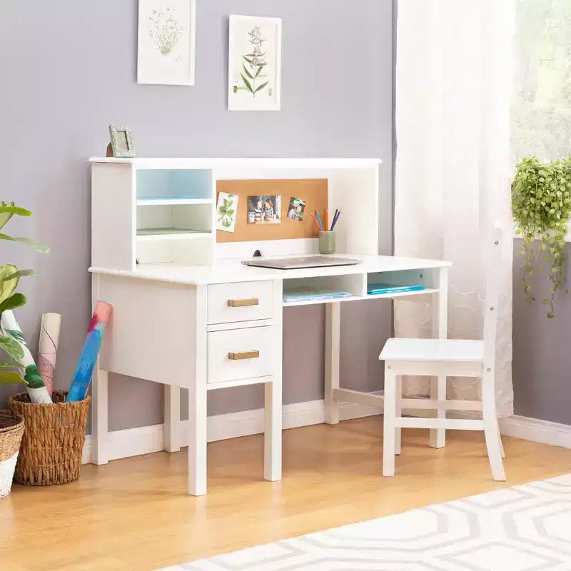 Escritorio y silla para niños Guidecraft Taiga con vitrina - Escritorio de computadora de madera para niños con cajones de almacenamiento y estantes | Mesa de estudio para niños para dormitorio
