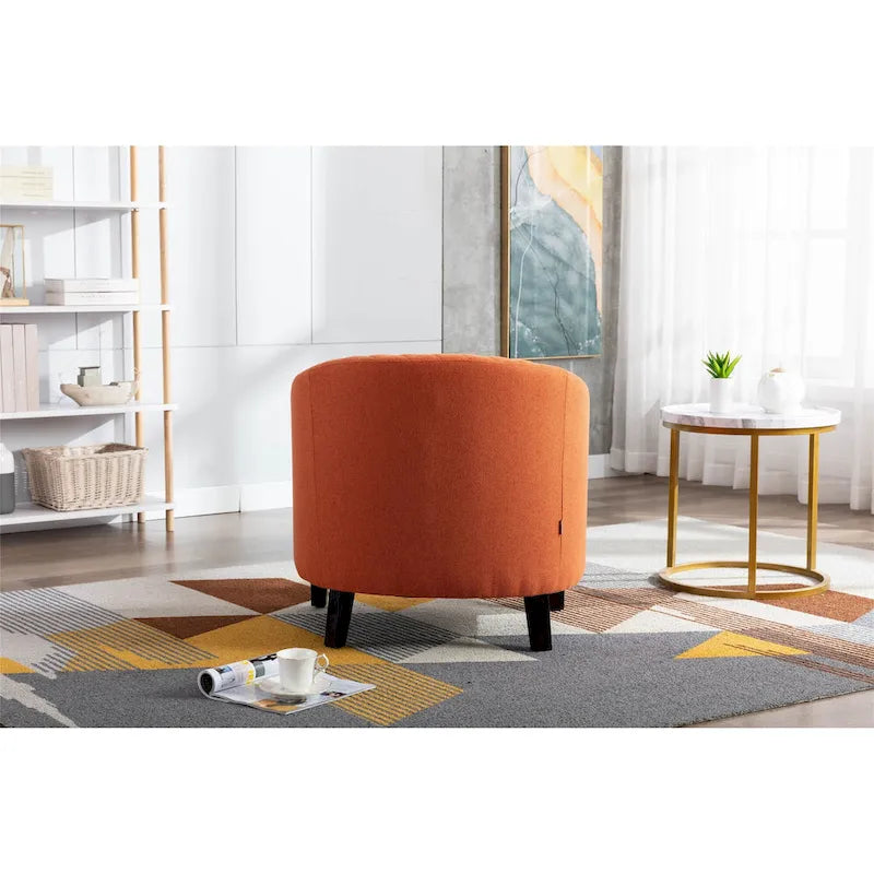 Sillón decorativo Barrel con tachuelas y patas de madera maciza